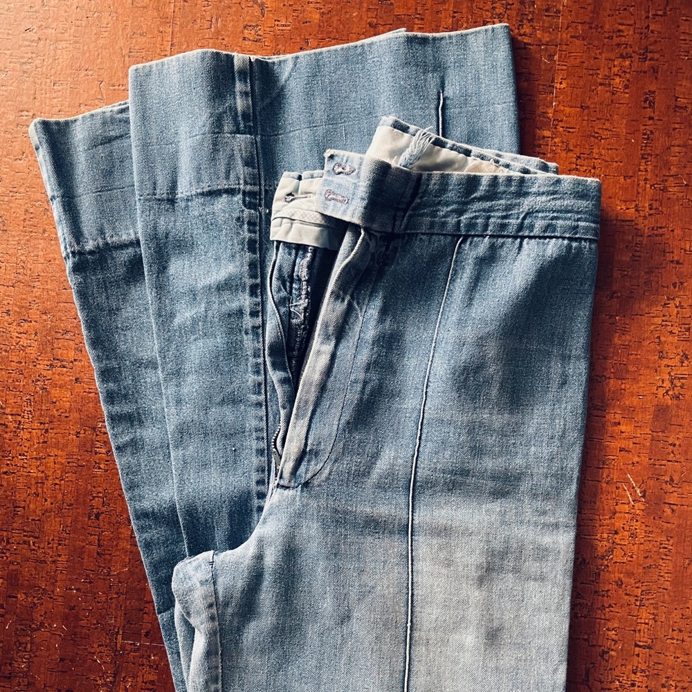 That 70’s Bell Bottom 💖🔔💖 Faded Denim